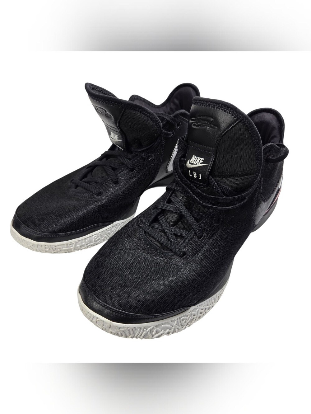 Nike Black Men's LeBron Low-Top Basketball Shoes. Size 16